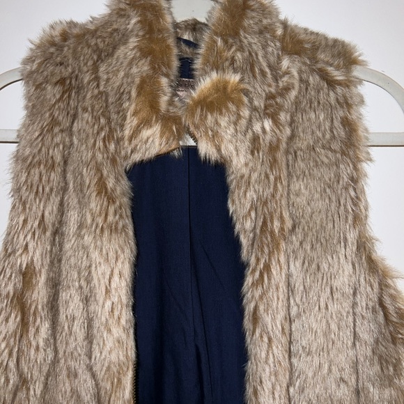 Zara Girls Fur Vest - Picture 3 of 6
